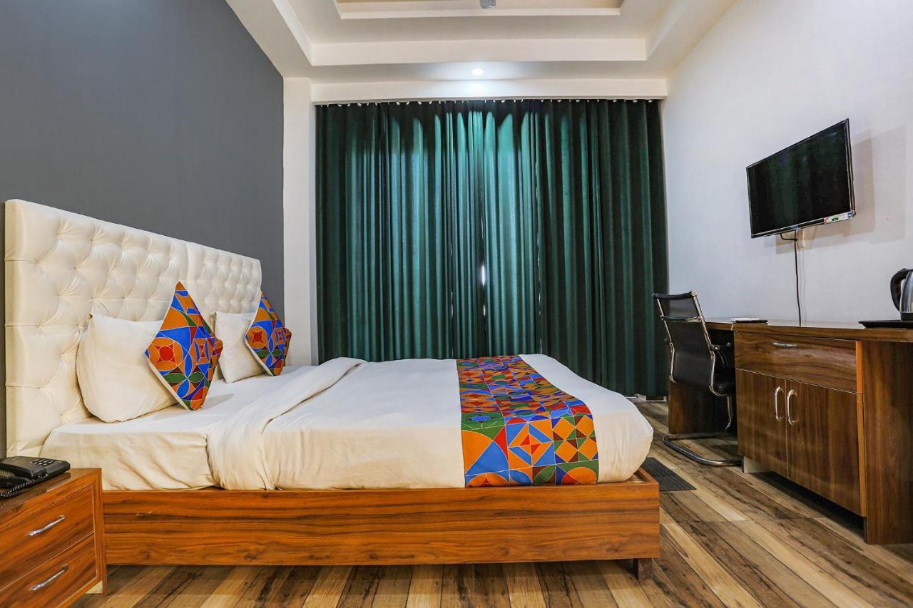 Fabhotel Skylight Inn Near Medanta Hospital Gurgaon Ngoại thất bức ảnh